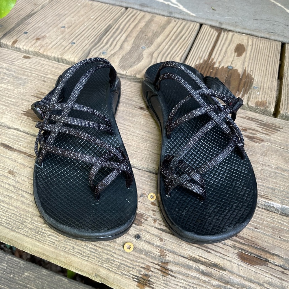 Chaco Sandals - EUC in black